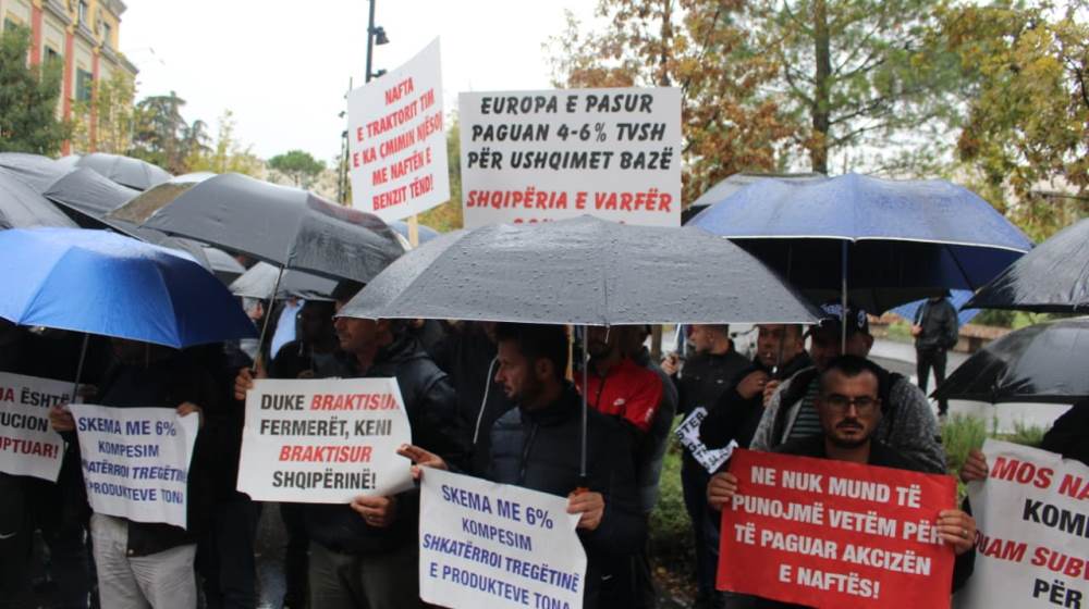 Fermeret ne proteste, 60 per qind e tyre u perjashtuan nga subvencionet